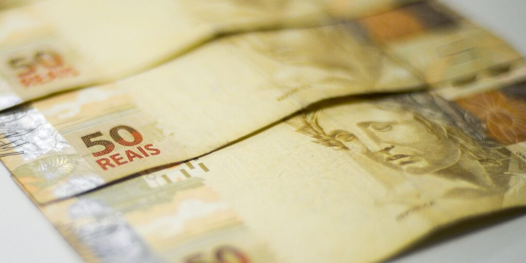 Relatório Aponta Redução Significativa nas Receitas Previstas para 2026
