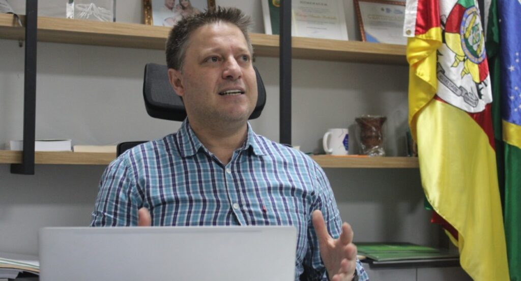Prefeitura de Nova Santa Rita Alerta para Golpe com Imagem do Prefeito