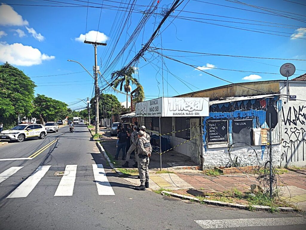 Corpo é Descoberto em Sofá Abandonado em Porto Alegre