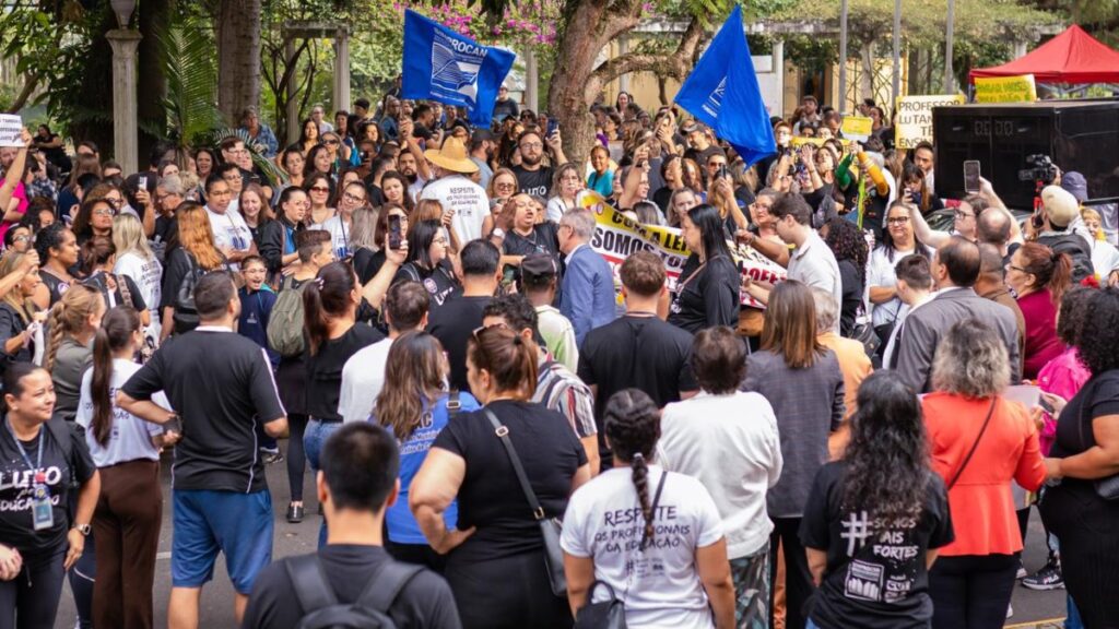 Prefeito de Canoas Busca Diálogo para Resolver Greve de Professores