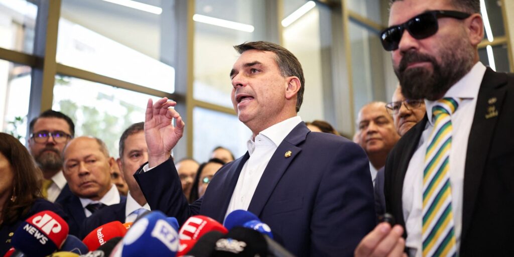 Reunião Decide Fim da Participação de Banqueiro em Filme sobre Jair Bolsonaro
