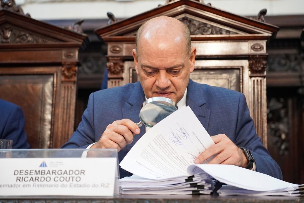 Governo do Rio realiza grande exoneração de servidores em diversas secretarias